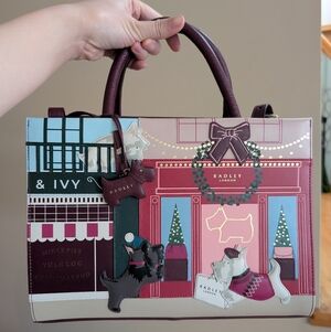 RADLEY LONDON: Window Shopping Medium Ziptop Multiway Bag, Scottie Dogs